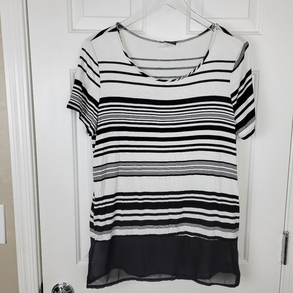 THX Thanx Collection Women's Medium Black and White Striped Shirt Top - Picture 1 of 7